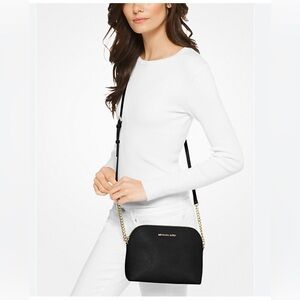 MICHAEL KORS
Medium Jet Set Dome Crossbody Bag
